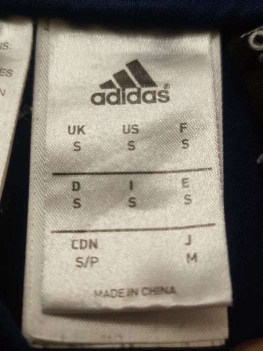 Męskie spodnie S  dresowe marki adidas w kolorze granatowym charaktery