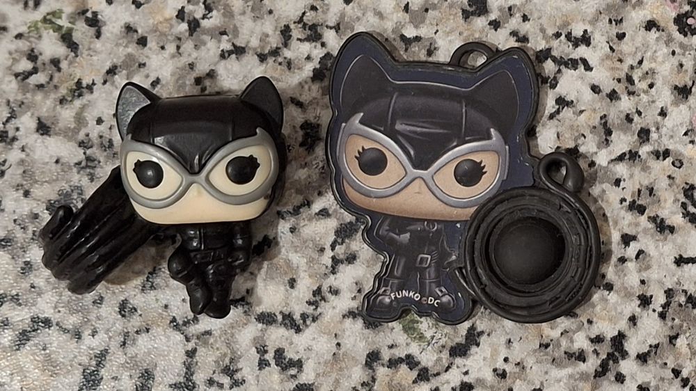 Kit Mulher-Gato Funko + Chaveiro Pop It Geek