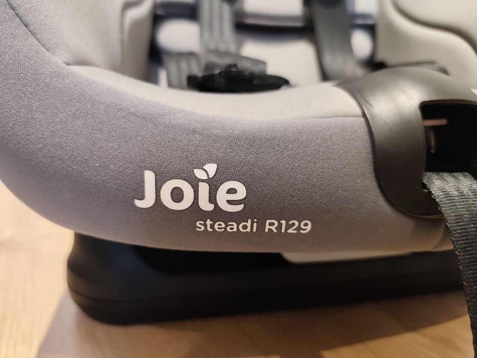 Fotelik Joie Steadi R129 – stan idealny, bezwypadkowy, od nowości, jedno dziecko
