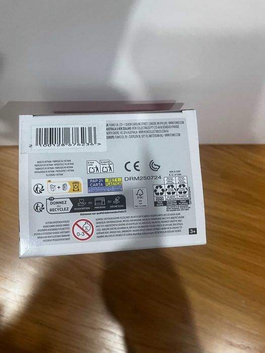 Vendo Funko POP! - Mimmy Chase #81 (Hello Kitty) novo com a caixa danificada