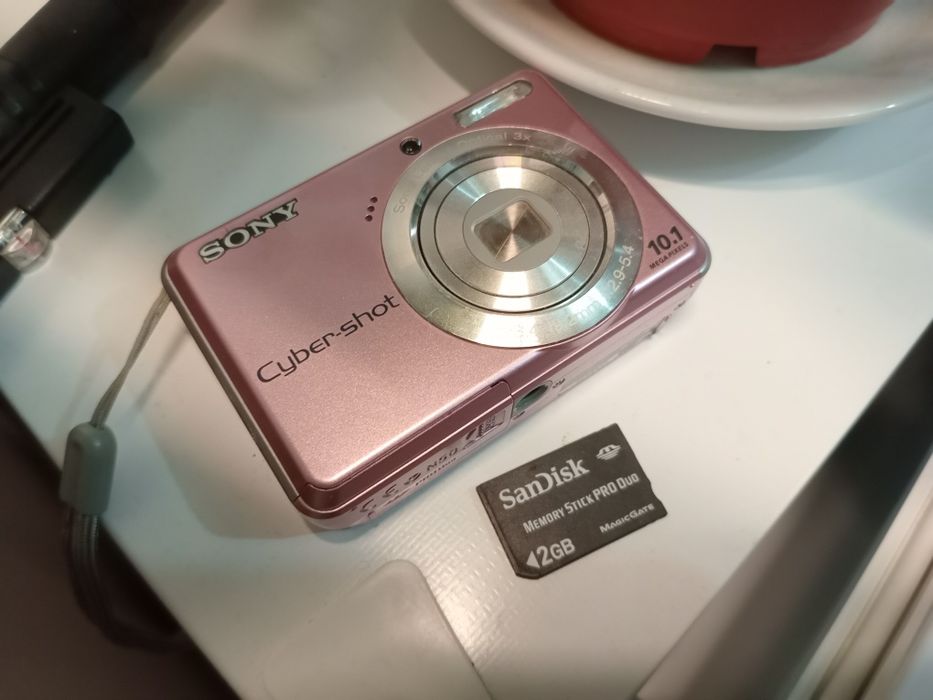 Цифровой фотоаппарат Olympus c-220ZOOМDSC-w800, Sony S930