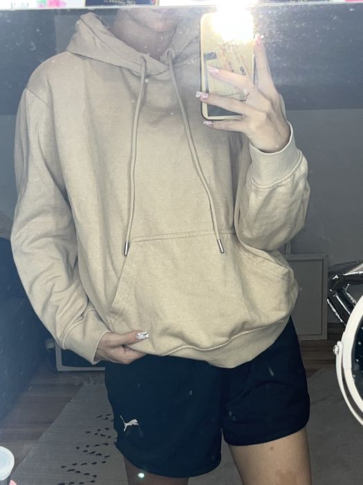 Beżowa bluza bez wad