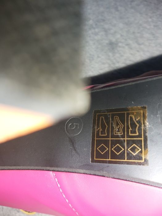 Oryginalne, z naturalnej  skóry wysokie buty r. 38