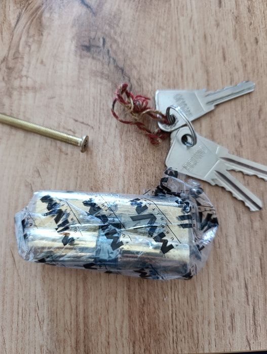 Продам євро циліндр для дверей(латунь) MVM