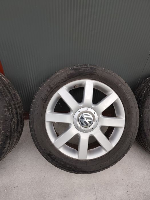 Felgi z oponami 215/55/17 Golf.Passat.Touran