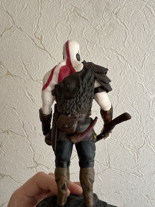 Продам фігурку Кратос