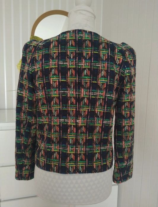 Blazer Zara corte Chanel