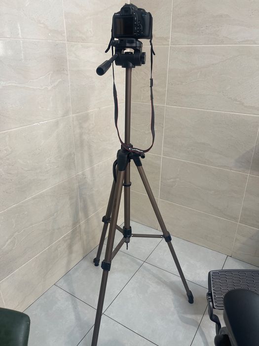 CânonEOS 2000D seminova64354166706947122