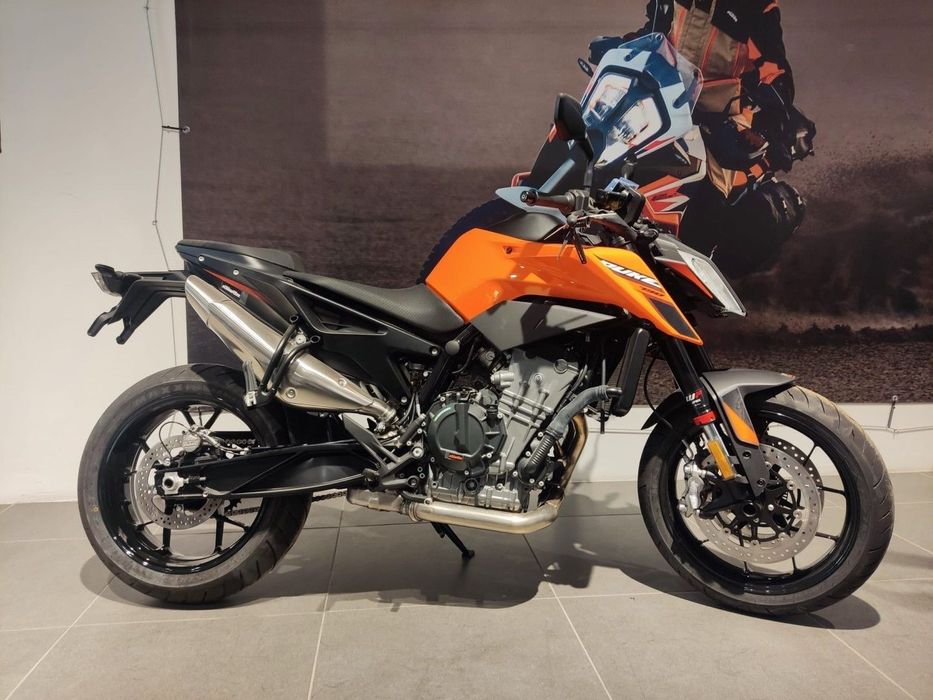 KTM Duke  790