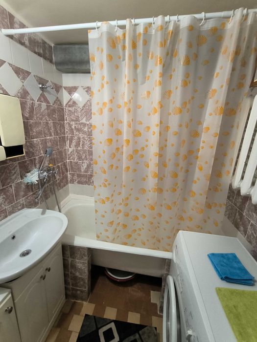 Ціну знижено. 2х кімнатна на Соборності(Доценка).