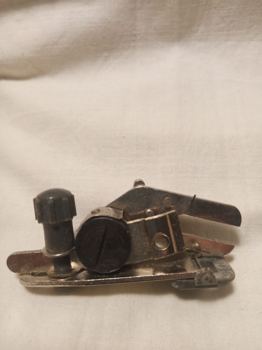 Насадка к швейной машинке ,,Зиг- Заг,,