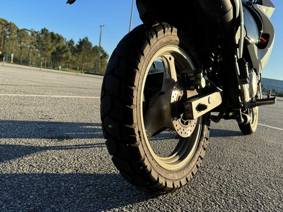 moto varadero 125