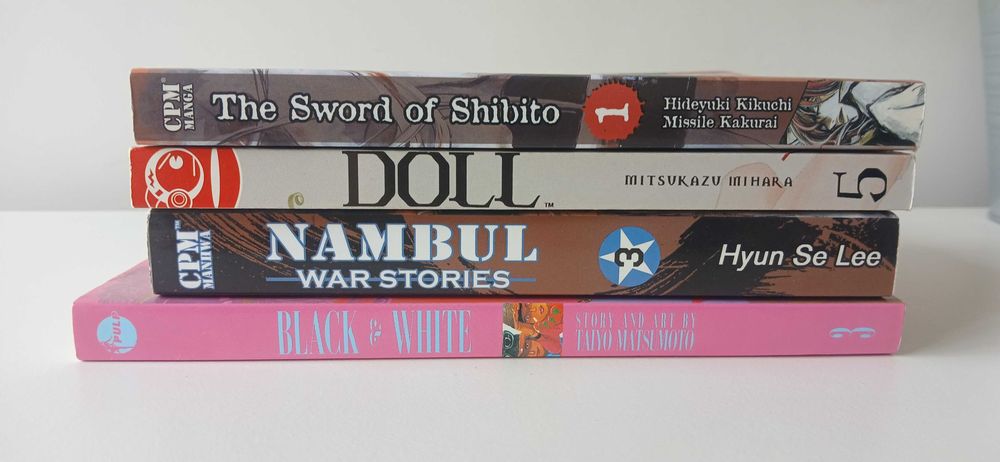Pack Mangás Variados 4 Volumes | Inglês | Ótima Oportunidade