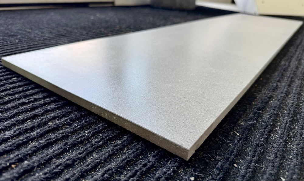 Twarda płytka schodowa, Stopnica z gresu technicznego 120×30 CM – GRUBA 11 MM – ANTYPOŚLIZGOWA