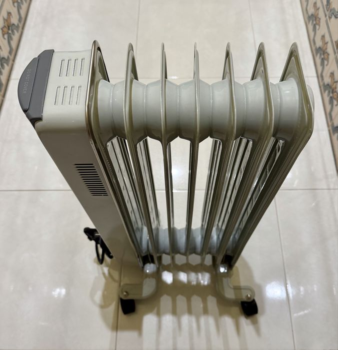 Vendo Aquecedor a Óleo KUNFT (1500 W - Branco), como novo! Só 25€