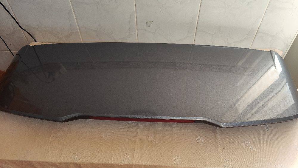 Ailerom/spoiler Volvo v40 R
