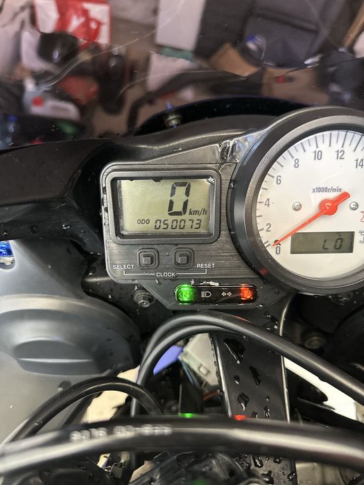 Yamaha R6 “02, mota em excelente estado de conservação
