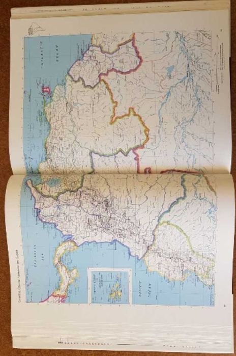 Atlas Mundial em Inglês - livro novo de grandes dimensões na caixa original