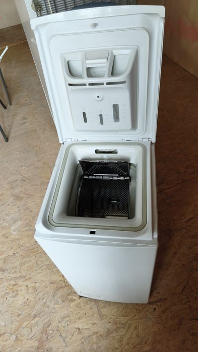 Продам пральну машинку Whirlpool AWE 2215