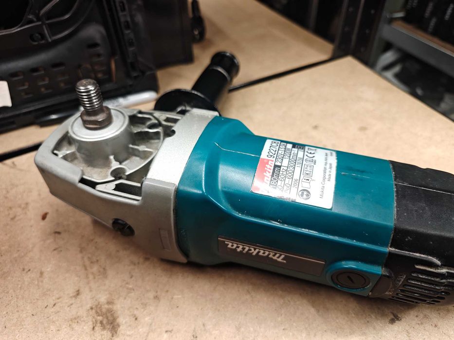 Polerka samochodowa Makita 9227CB. 1200W. 180mm. Japan