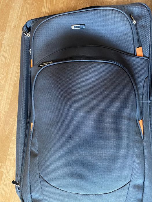 Великий дорожній чемодан