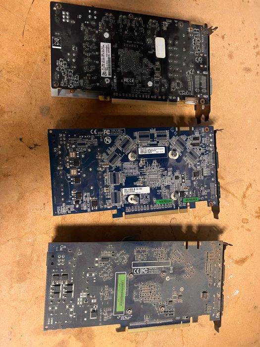 Karty graficzne PCI-E 3 sztuki
