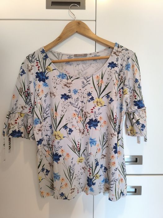 Bluzka w kwiaty M
