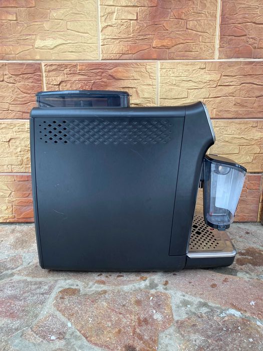 Кавомашина Phillips LatteGo EP5447/90 гарний стан 2023 рік