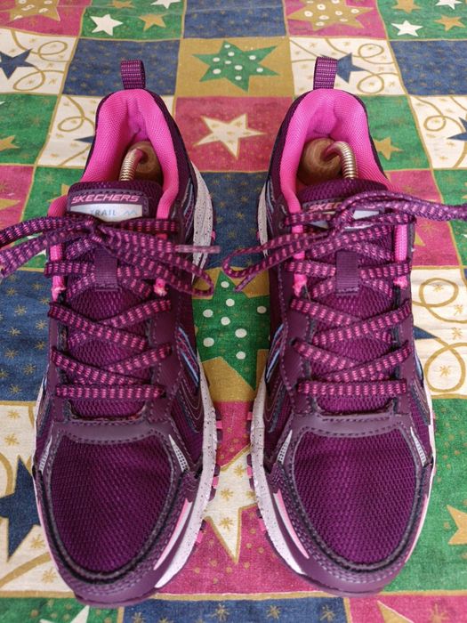 Жіночі кросівки Skechers trail.