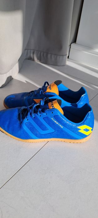 Футзалки Lotto 38 розмір на хлопчика , вживане