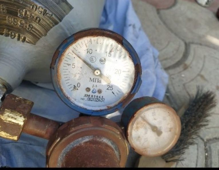 Редуктор углекислотный кислородный с манометром