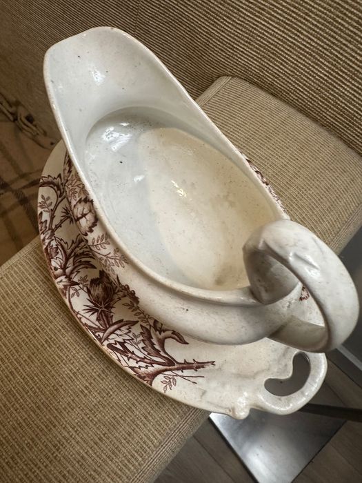 Molheira antiga com prato acoplado