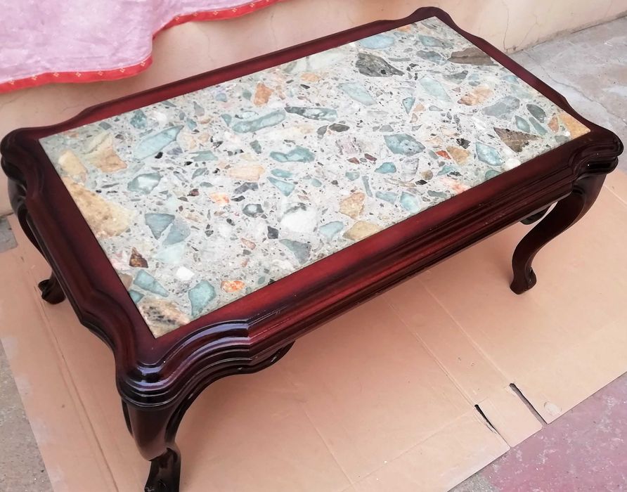 Mesa de Centro - Madeira e Pedra Mármore - Como Nova