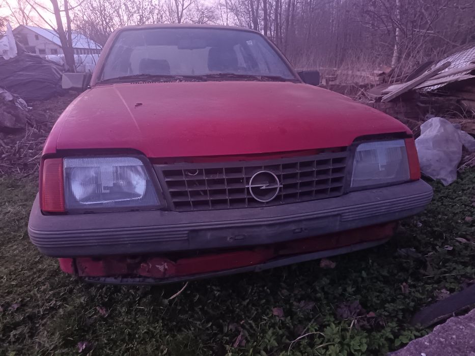 Opel Ascona C blenda tył