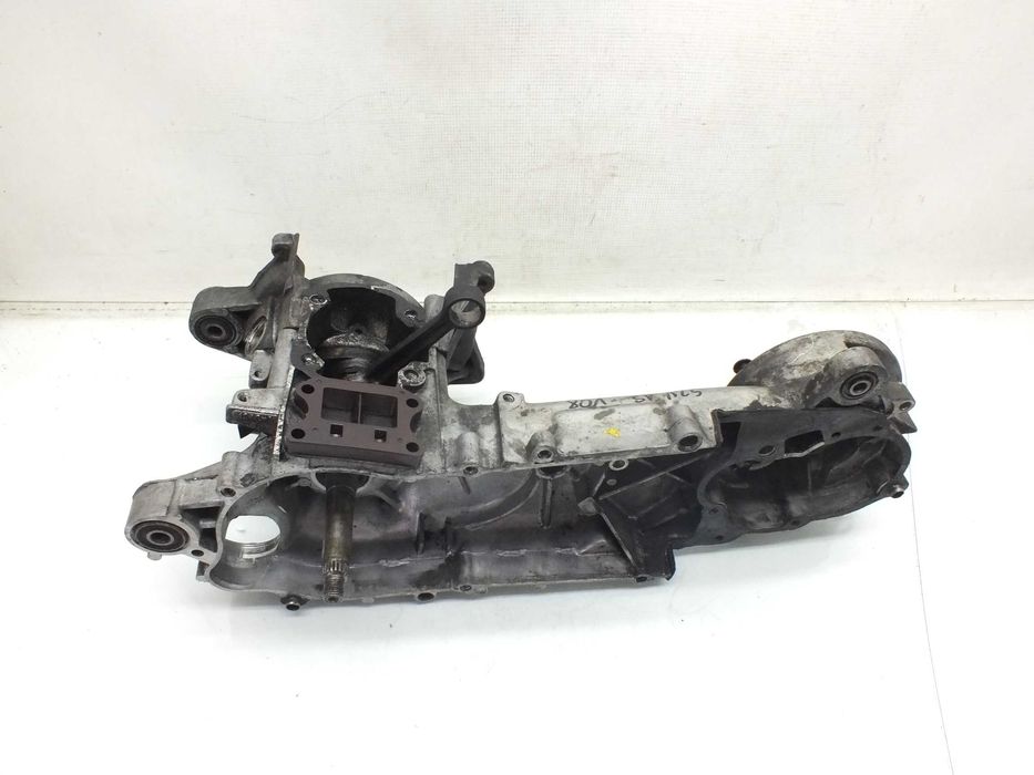 Peugeot Sv 125 wał korbowy z karterami