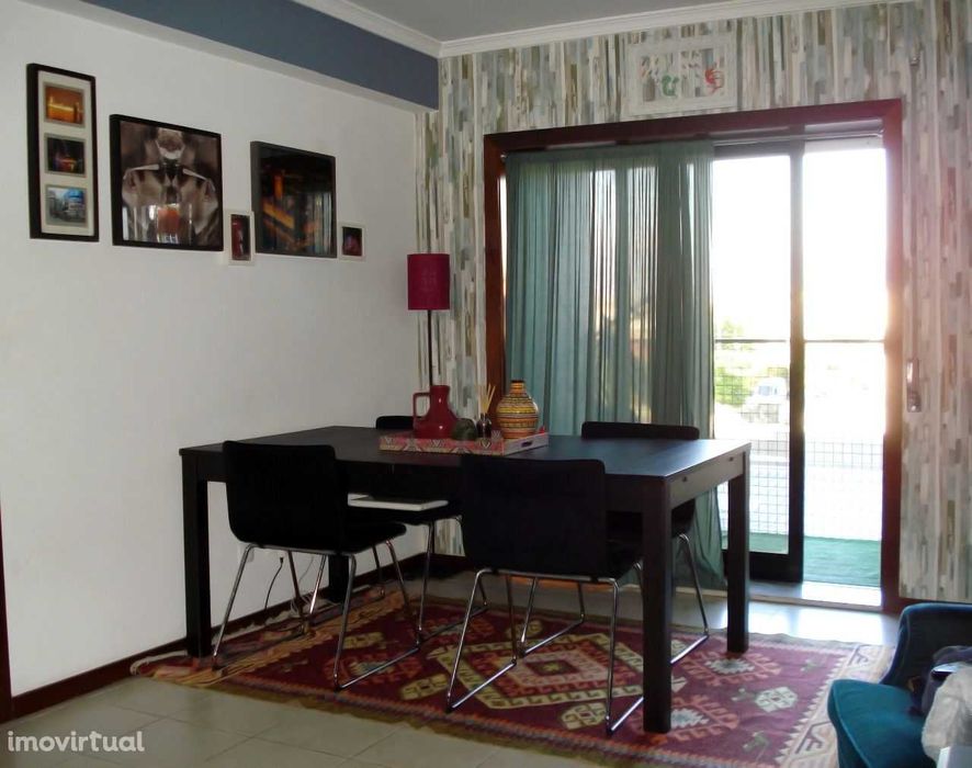 t1 mobilado e equipado com lugar de garagem