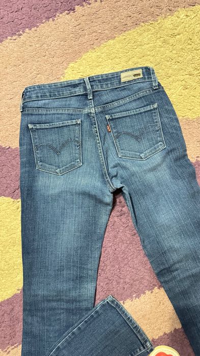 Levi’s slight curve Classic rise 26W/30L