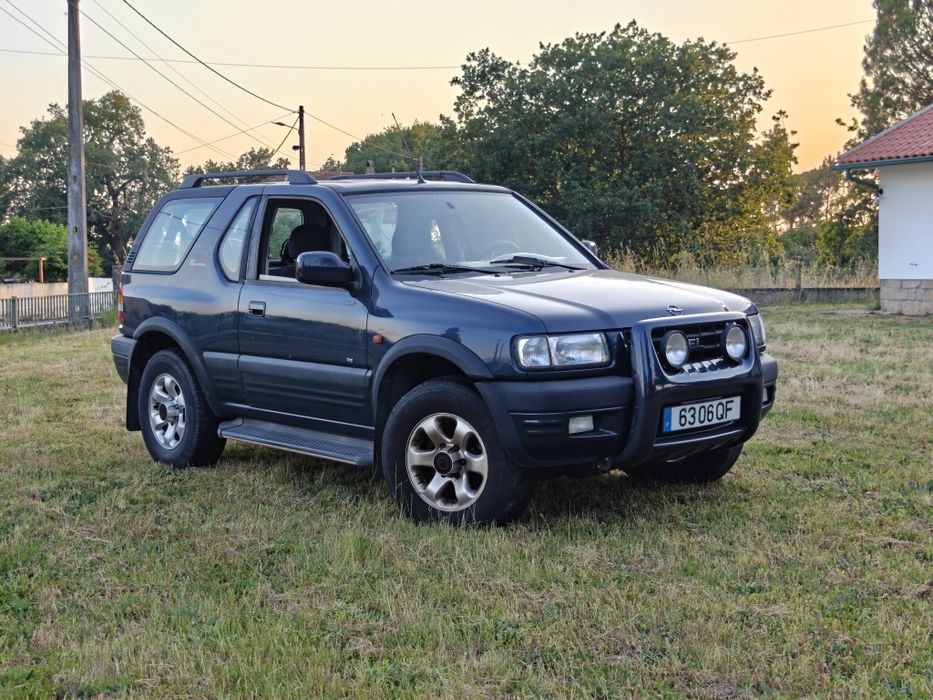 Opel Frontera B RS (com 2 kits de pneus)
