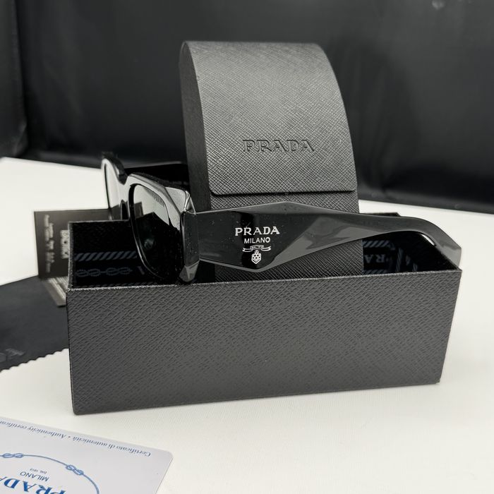 Okulary przeciwsłoneczne Prada