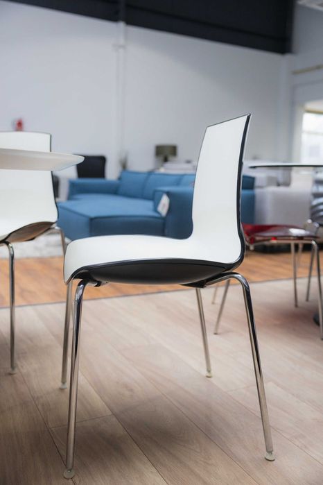 Stół okrągły do jadalni z krzesłami