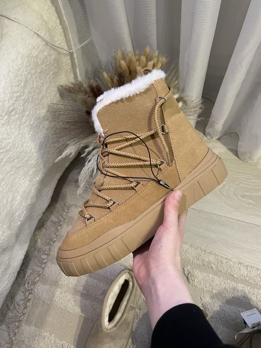 Жіночі  Уги Reserved