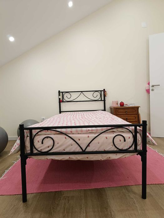 Cama de ferro tamanho 190x90