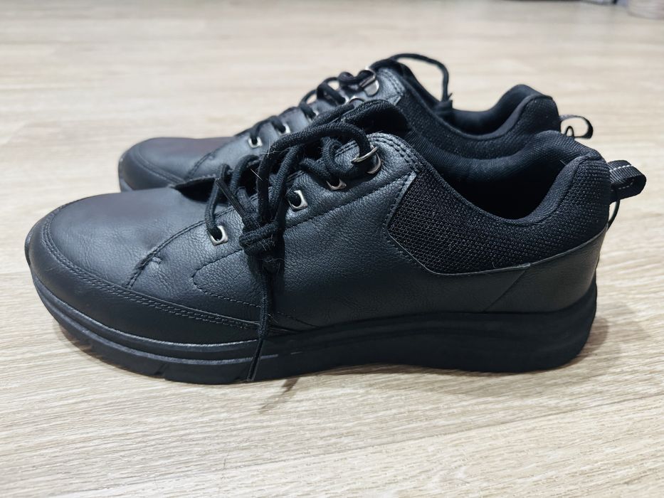 Деми кросы туфли спорт теплые 44 -45 размер