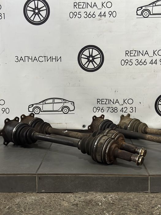 Піввісь Toyota Hiace 4x4 перед/повний/задній привид+ABS 2.4 2.5 95-10