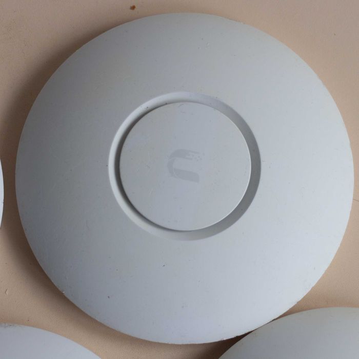 Дводіапазонна Wi-Fi точка доступу Ubiquiti UniFi UAP-nanoHD з ac-wave2