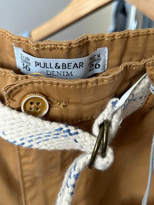 Гірчичні брюки з ременем від Pull&Bear