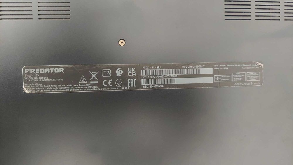 Laptop Predator Triton 17X i9-13900HX 64GB RAM RTX 4090 16GB SSD 2 TB