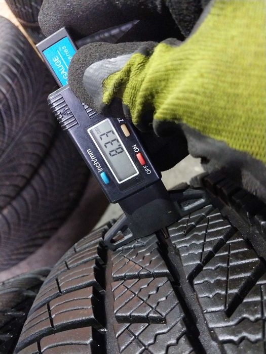 R 16 Audi  Volkswagen  5*100 7 j ET 31 Dia 57.1 + 215 45 16 Barum.