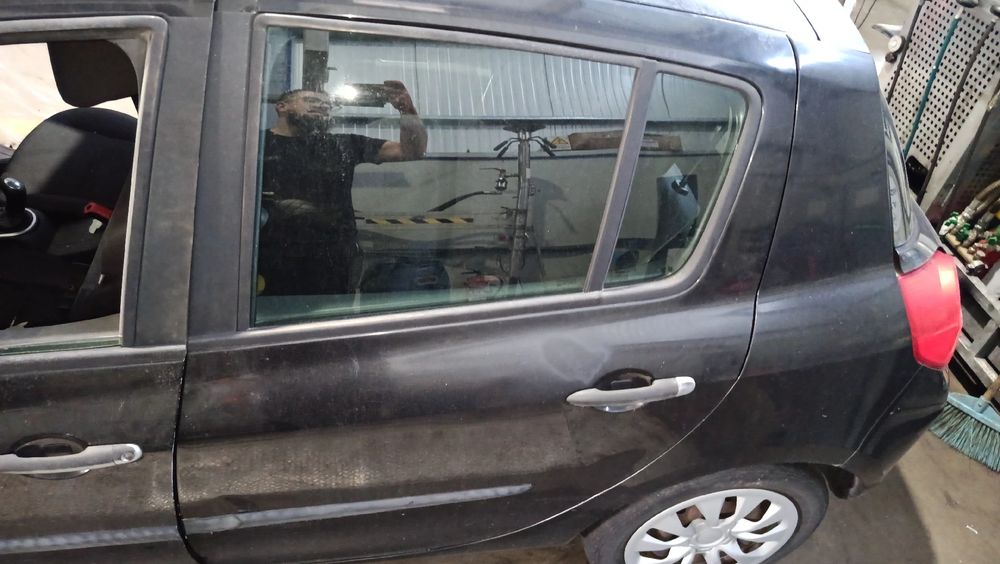 Porta trás esquerda RENAULT Clio III (BR0/1, CR0/1)