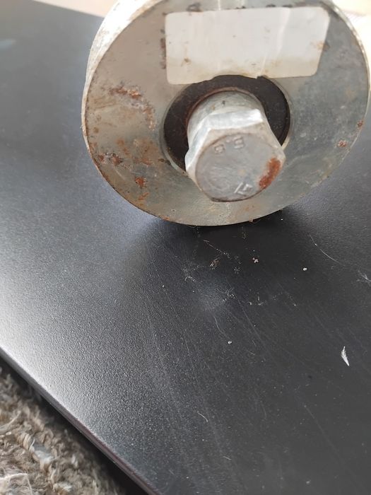 4 rolamentos ou rodas  para portões  de correr novos.